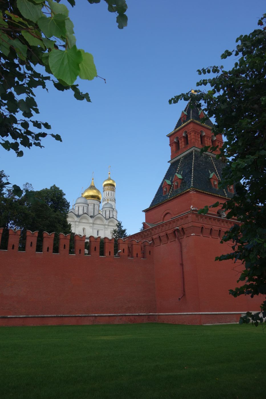 Alexandrovsky Garden Kremlin walls Moscow, Russian Federation