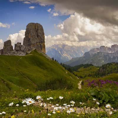 Cinque Torri (Cinco Torres), Italy