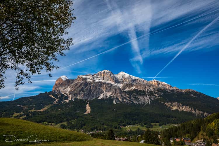 Cortina d'ampezzo Mountain jet trails Dolomites