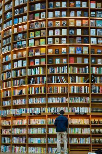 Library inside a Mall