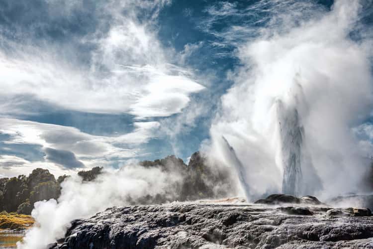 Pōhutu and Te Tohu Geysir, Rotoroua