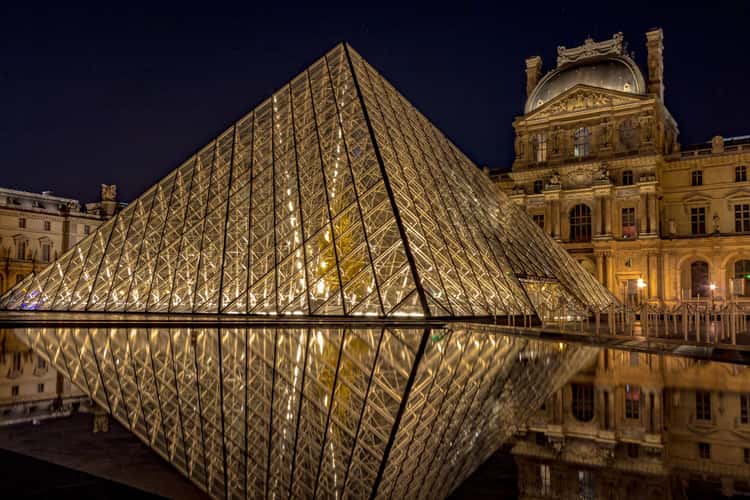 Pyramide du Louvre