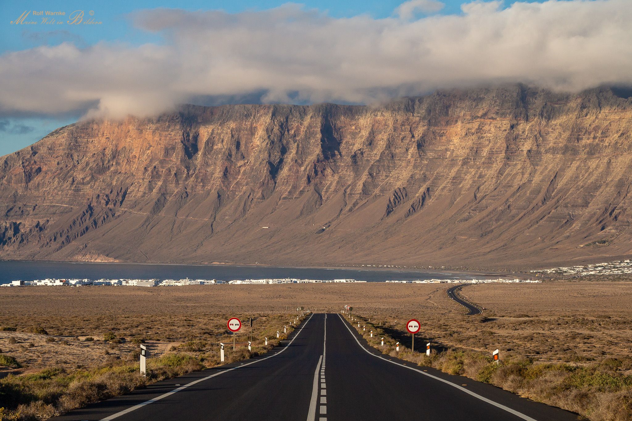 Road from Soo to Famara, Lanzarote, Spain