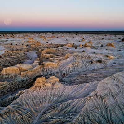 Walls of China, Australia