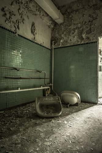 Broken Sink