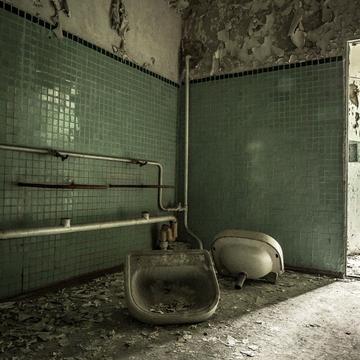 Broken Sink, Ukraine