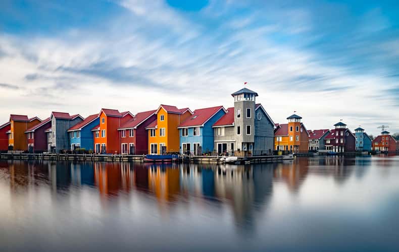 Colourful houses at Reitdiephaven