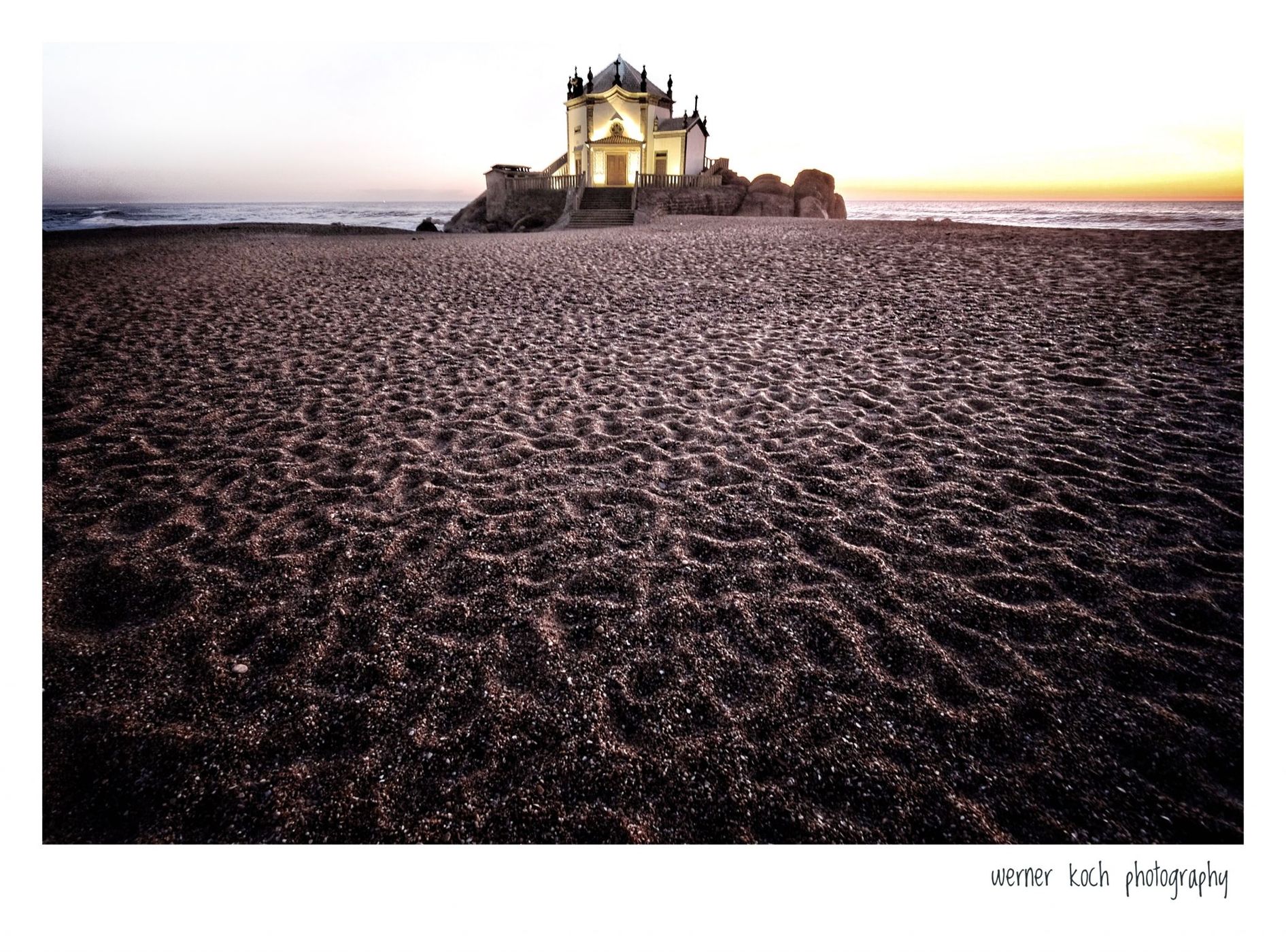 Senhor da Pedra - White lines, Portugal