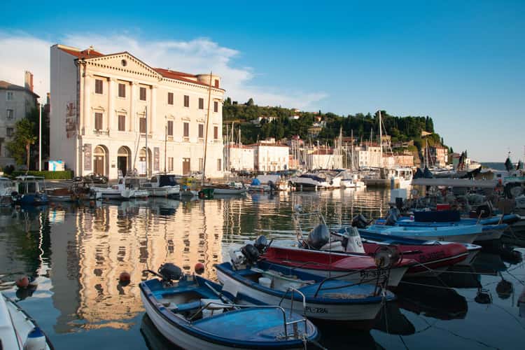 Tartini Plaza, side alleys, and port