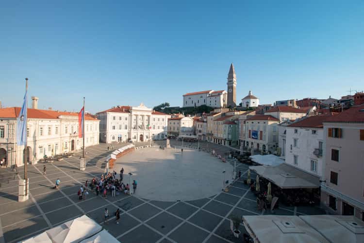 Tartini Plaza, side alleys, and port