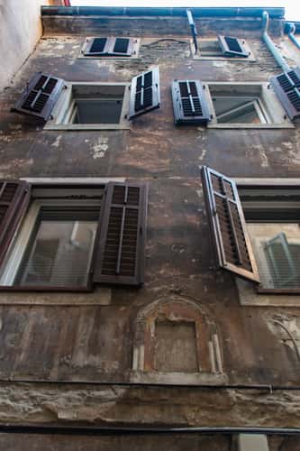 Tartini Plaza, side alleys, and port