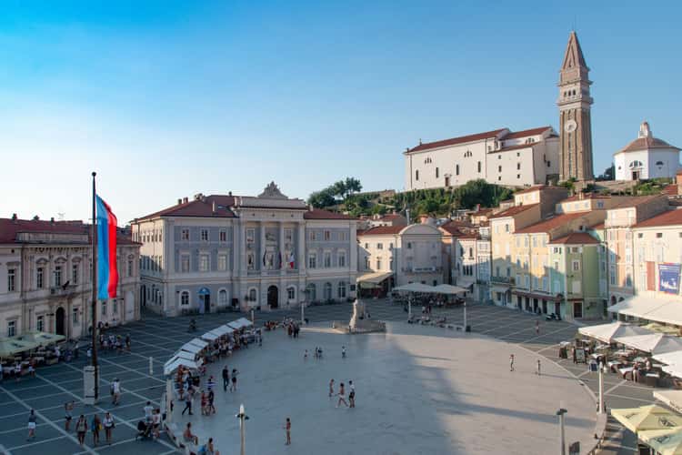 Tartini Plaza, side alleys, and port