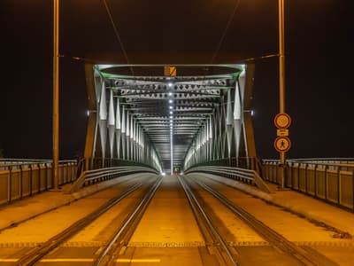 Tunnel bridge