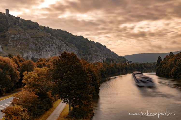 Altmuehl River near Essing looking at Randeck Castle