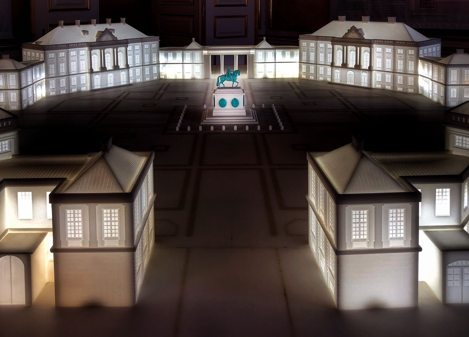 Amalienborg slotsplads model, Denmark