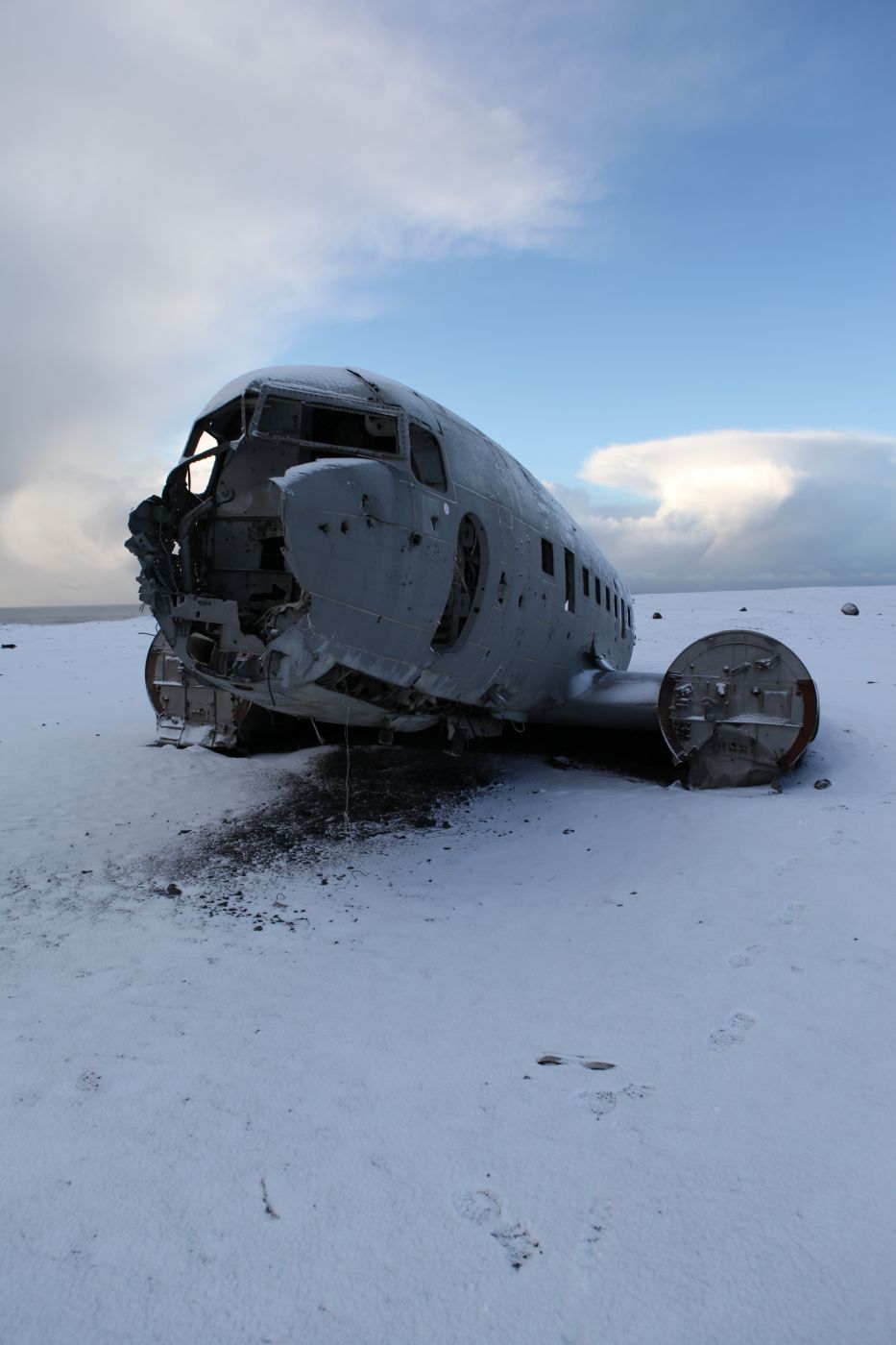 Solheimasandur Plance Wreck from the front, Iceland