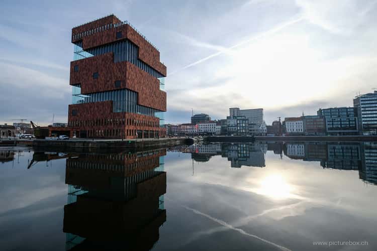 Museum aan de Stroom aka MAS