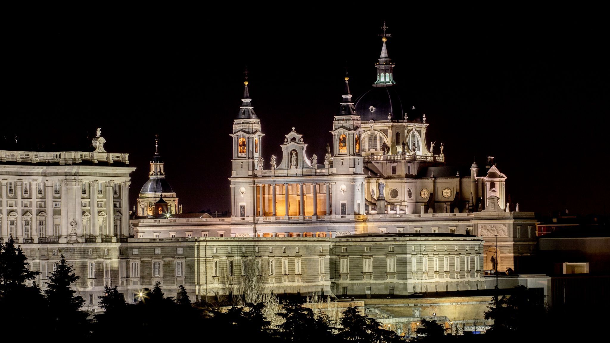 Palacio real viewpoint from Debod Temple, Spain