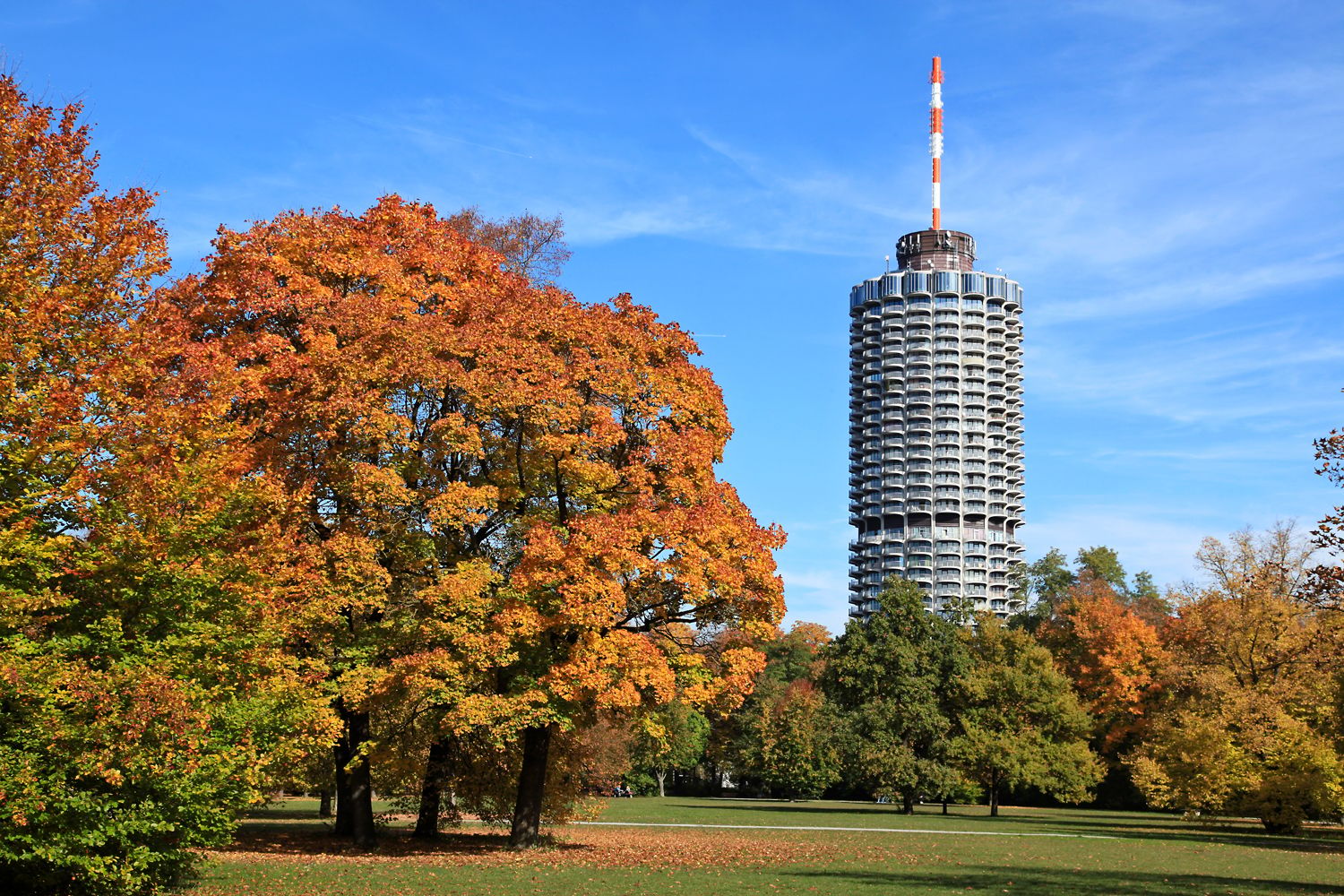 Hotelturm am Wittelsbacher Park, Augsburg, Germany