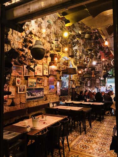 Jaffa cafe at night