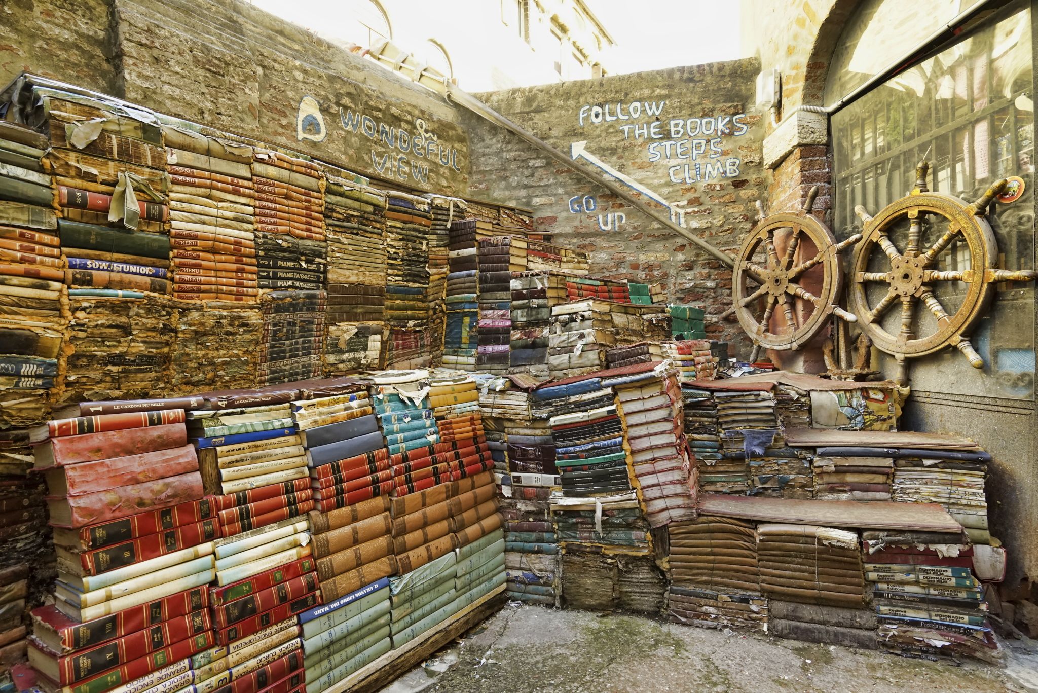 Libreria Acqua Alta, Italy