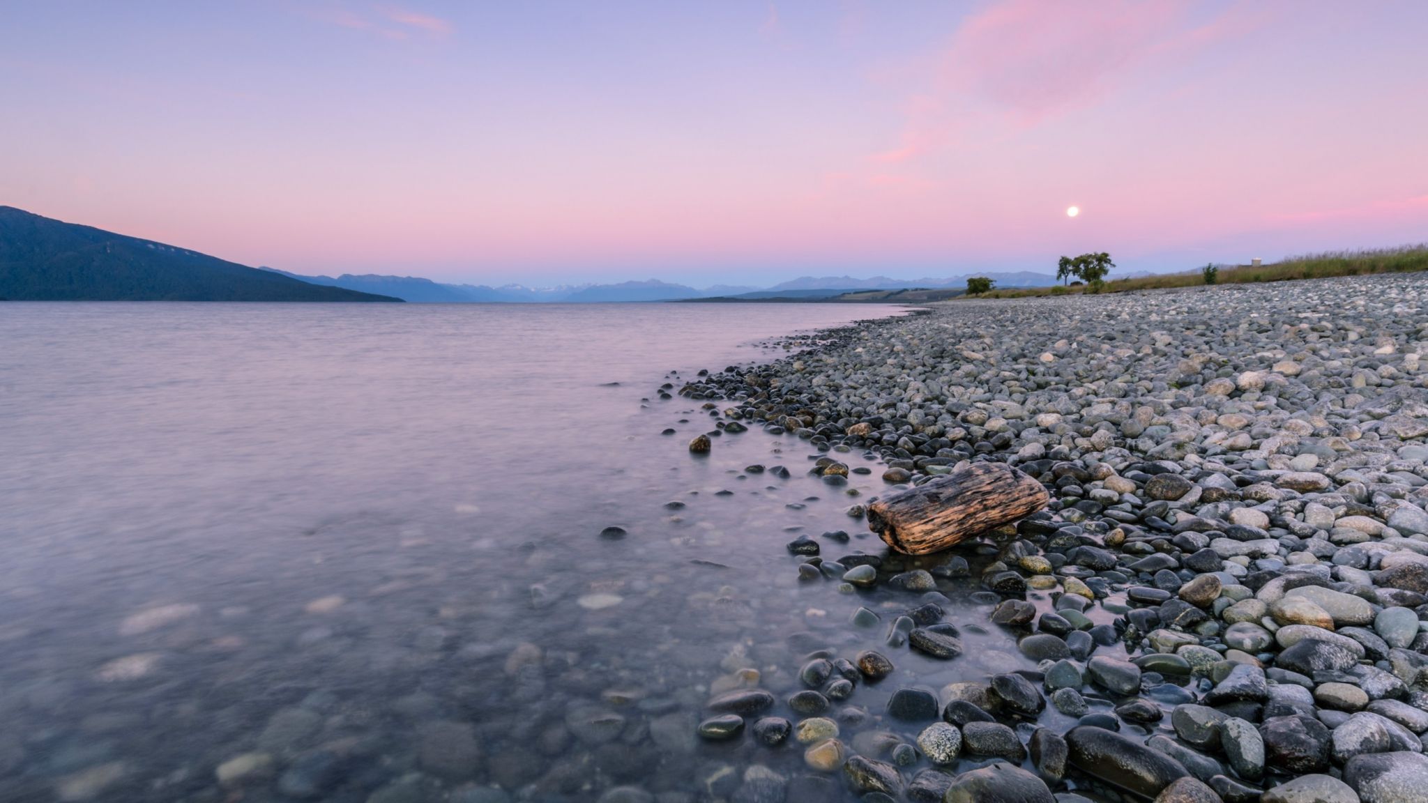 Te Anau Beach, New Zealand