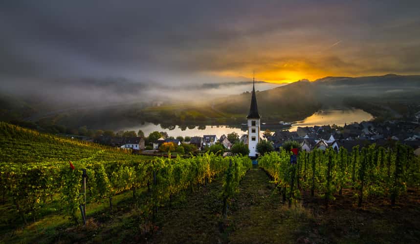 Bremm, Mosel bend and Saint Lawrence's Church