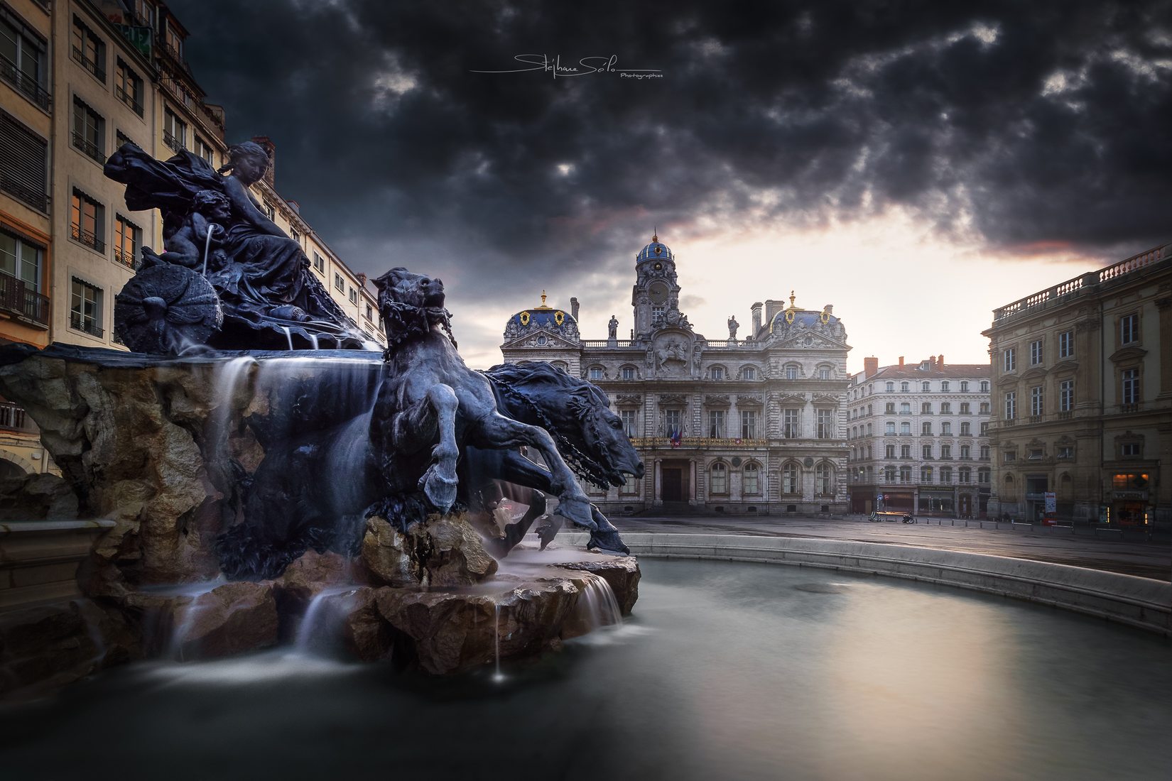 Place Des Terreaux Square In Lyon Stock Photo - Download Image Now - Lyon,  France, Town Hall - Government Building - iStock
