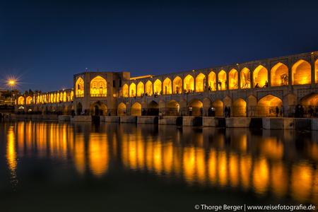 Pol-e Chādschu Bridge in Isfahan, Iran