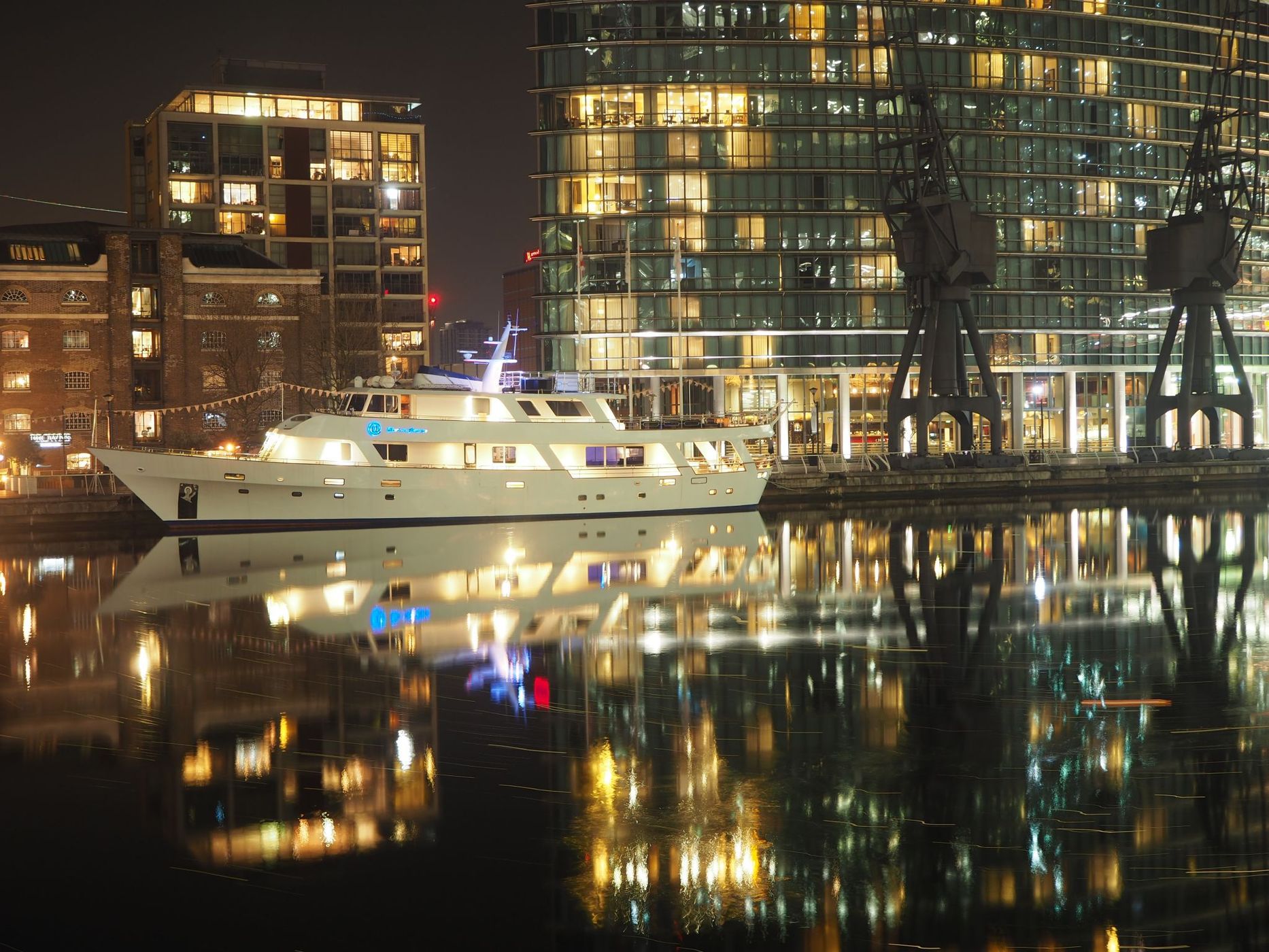 Canary Wharf Boat, United Kingdom