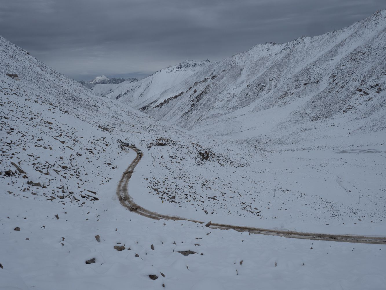 Kardhung La pass, India