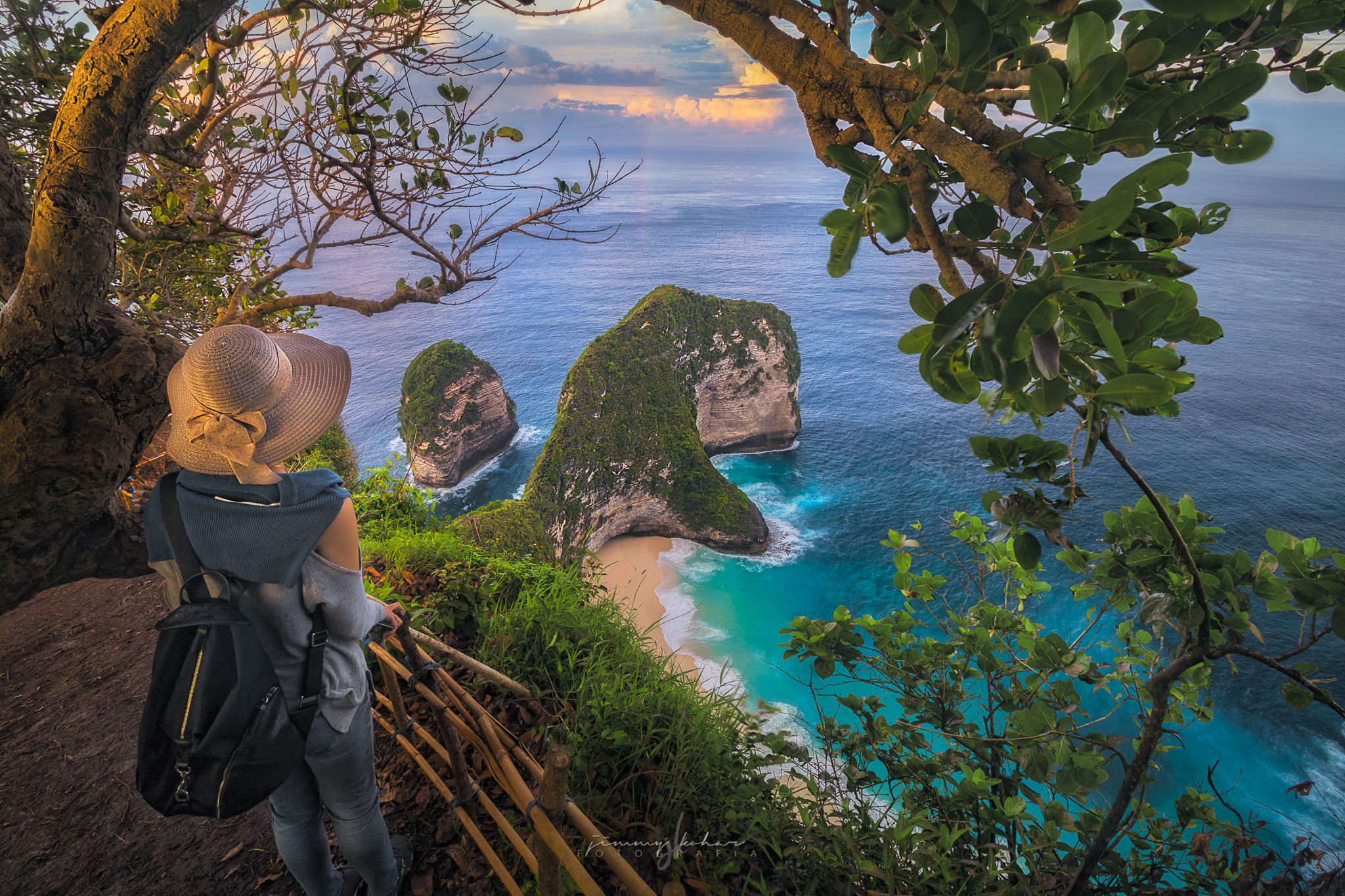 Kelingking Beach Cliff, Bali, Indonesia