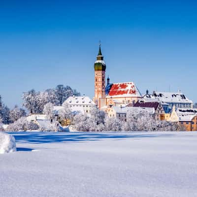 Kloster in Bayrischen Nationalfarben, Germany