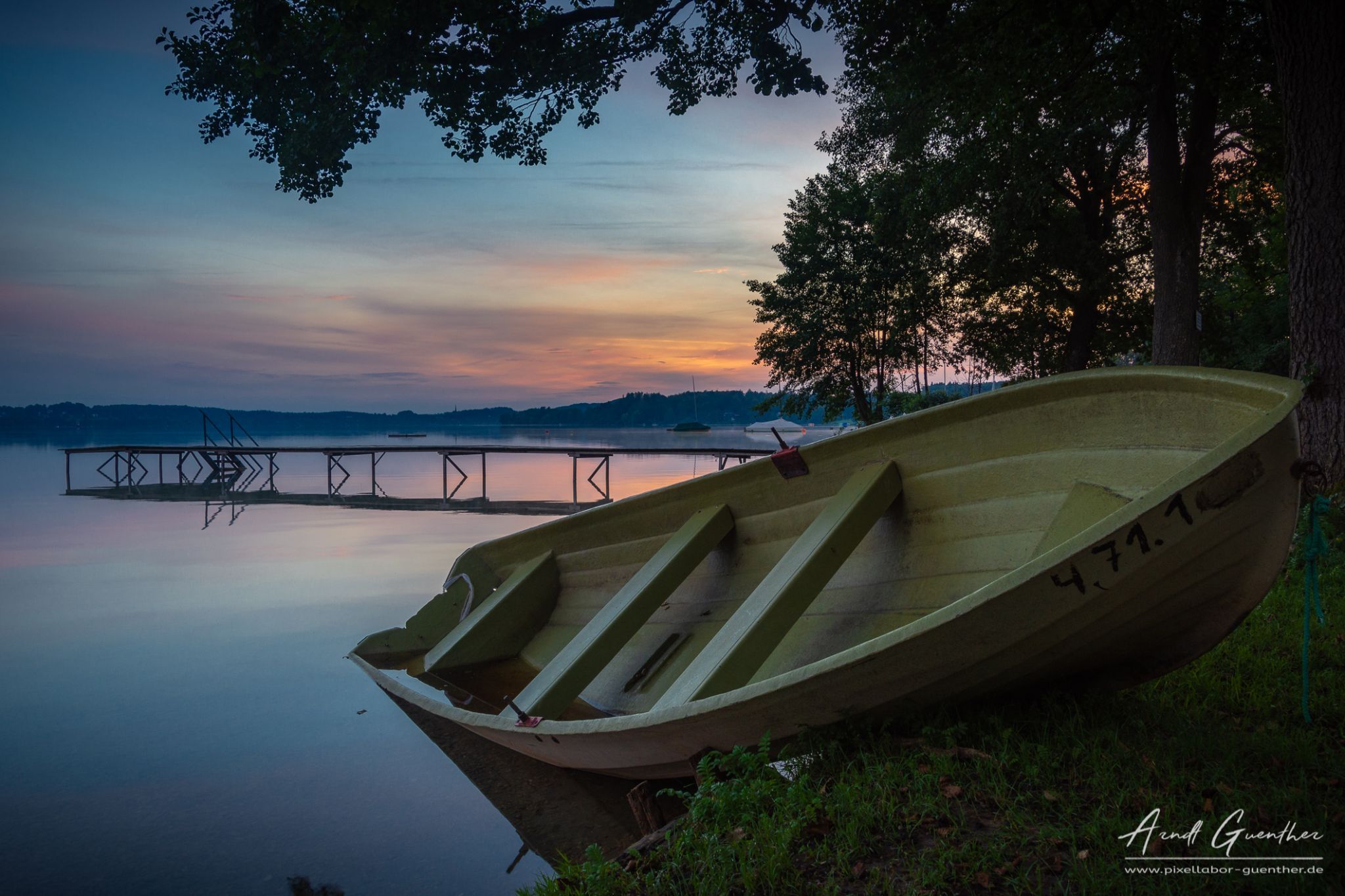 Morning calm at Wörthsee, Germany