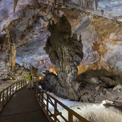 Paradise Cave, Vietnam