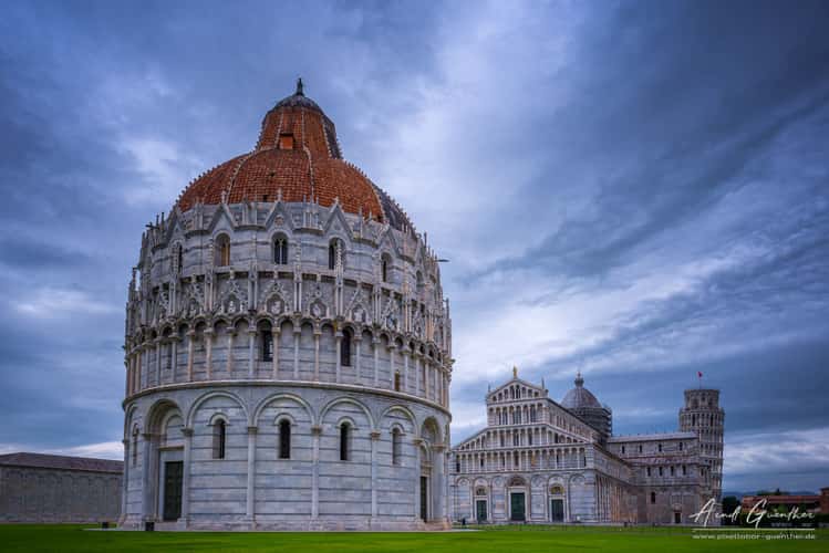 Pisa Piazza dei Miracoli