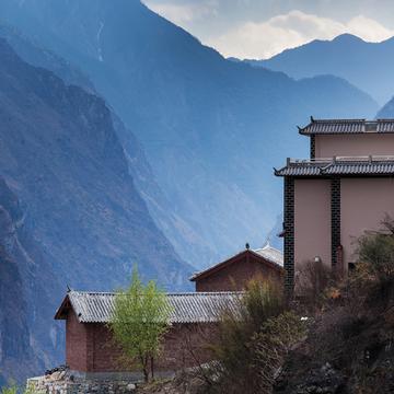 Guest house at the Tiger Leaping Gorge, China