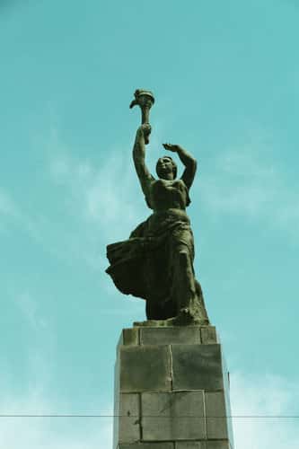 Monument to the heroes of the leninist komsomol