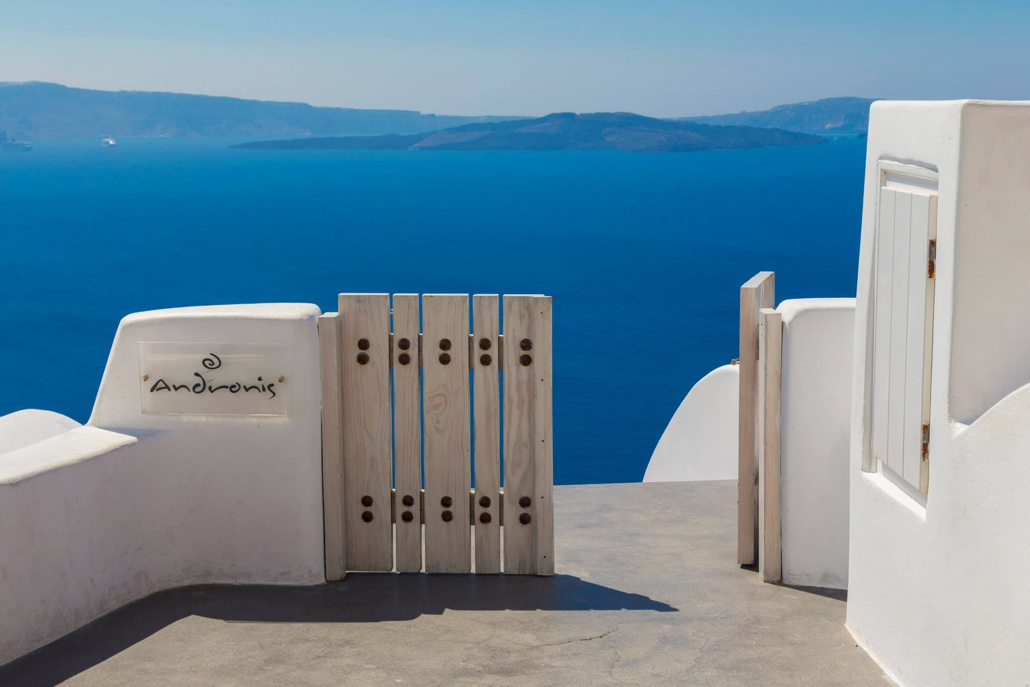Oia, Santorini, Greece
