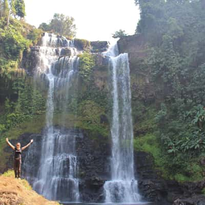 Tad Yuang Waterfall, Lao