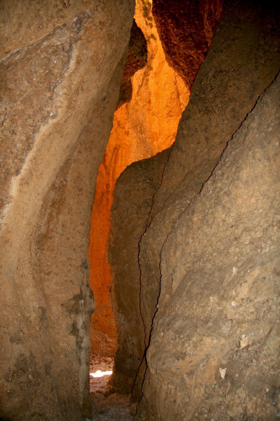 Echidna Chasm, Australia