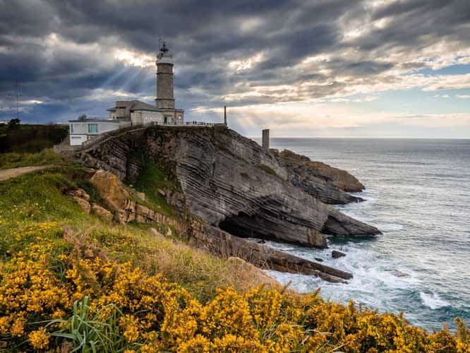 Faro de cabo mayor Santander