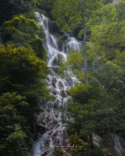 Lapopu Waterfall