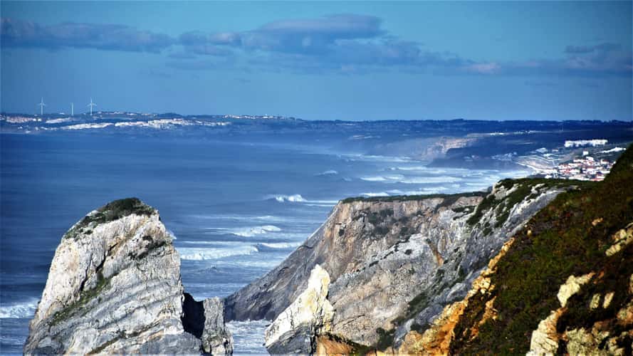 Onde a terra acaba e o mar começa