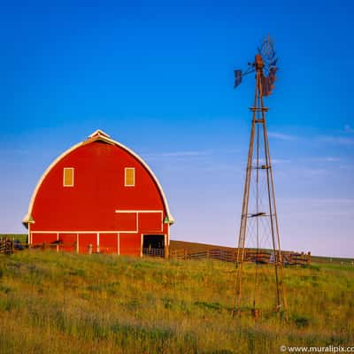 Pullman Red Barn, USA