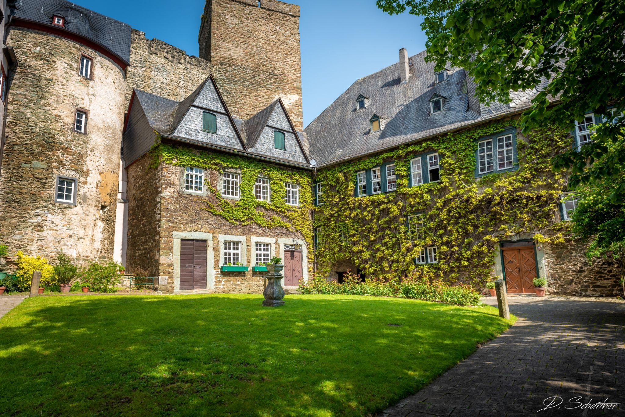 Visit Castle Runkel, Germany