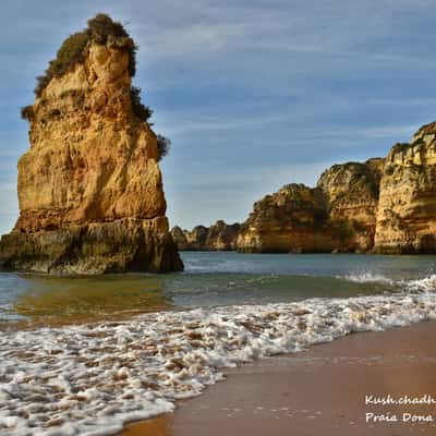 Beautiful Beach and waves, Praia Dona Ana, Portugal