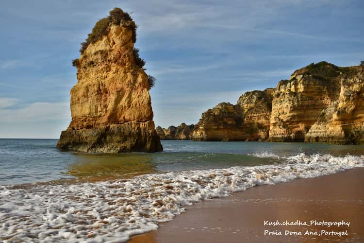 Beautiful Beach and waves, Praia Dona Ana