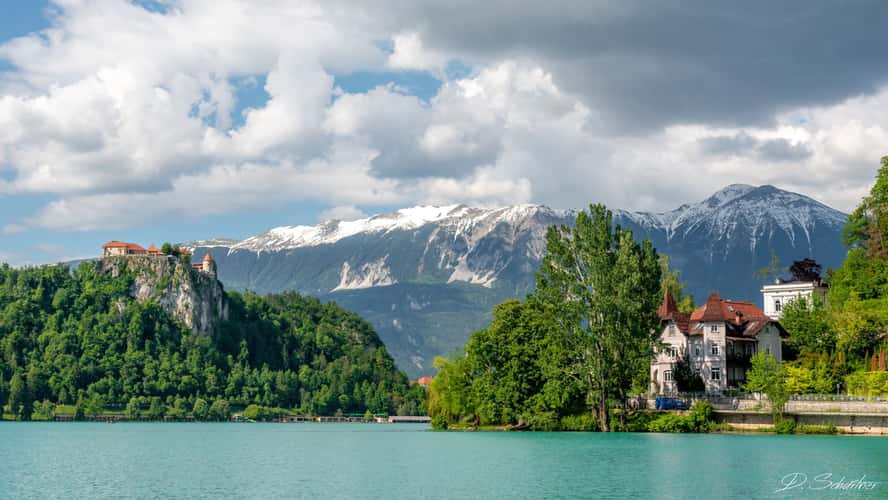 Lake Bled: boats and castle