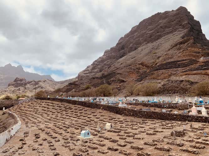 Cha de Igreja cemetery